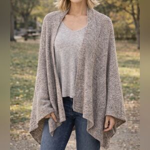 ✨️ Cozy Grey Textured Knit Shawl